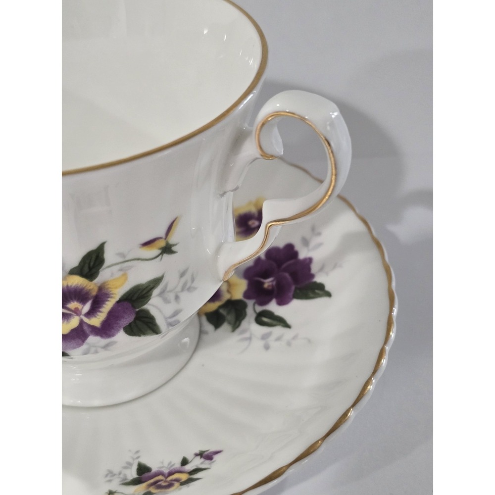 Royal Windsor Fine Bone China Cup and Saucer Set Pansies England Purple Floral - Picture 3 of 6